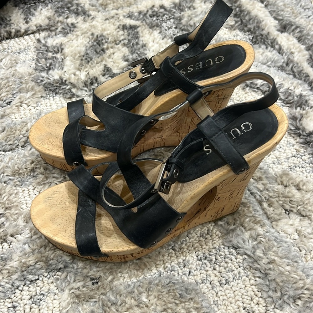 Guess sandals size 6.5